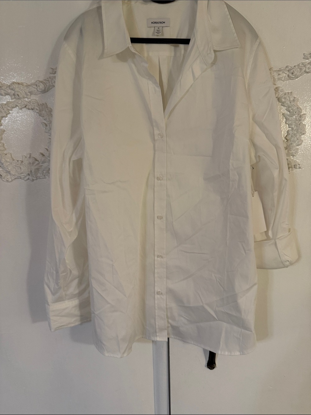 Nordstrom White Women’s Button-Down Shirt. SZ 2 X. NWT